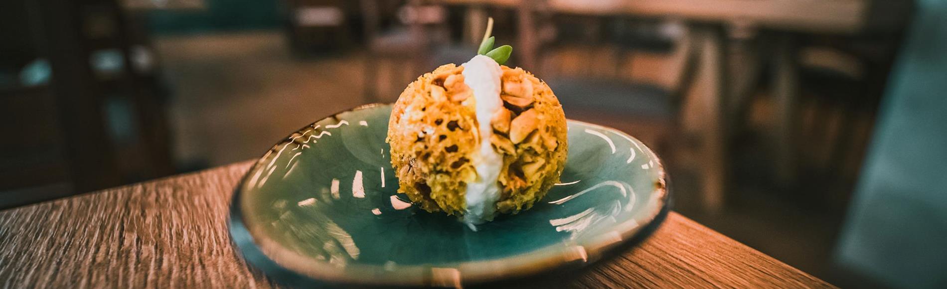 Dessert a sfera con noci