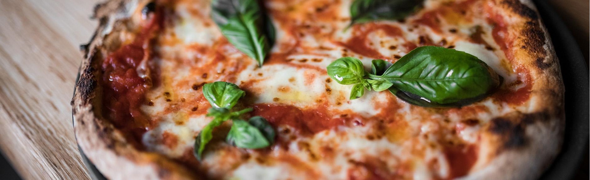 Eine Pizza Margerita