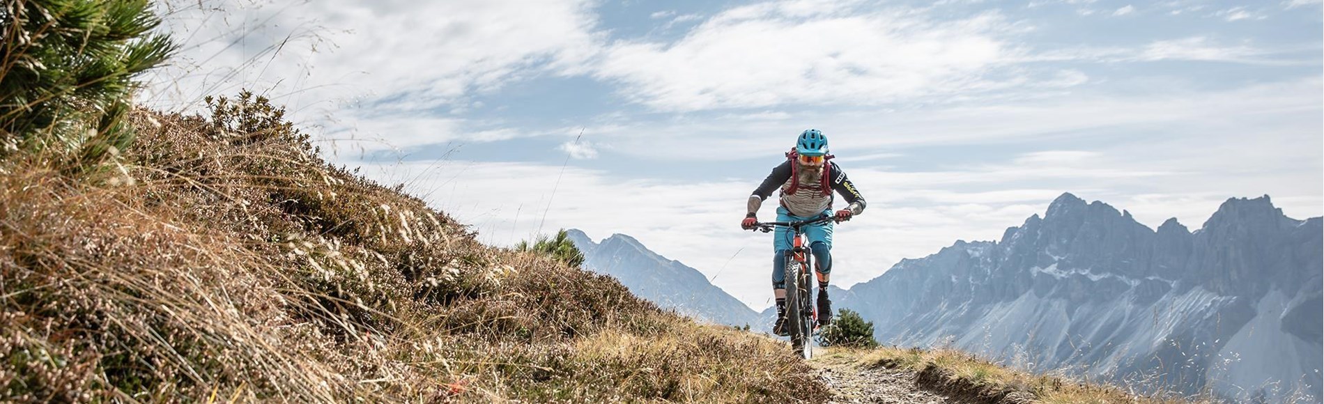 Ein Mountainbiker