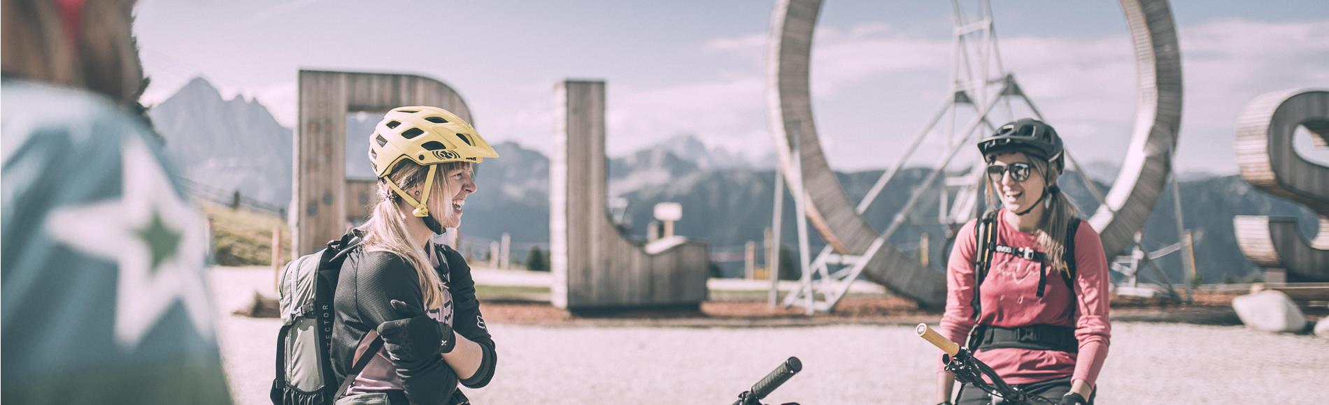 Tre ciclisti sulla Plose